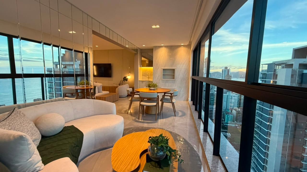 Apartamento Shard Tower Meia Praia | Showroom Frente Avenida