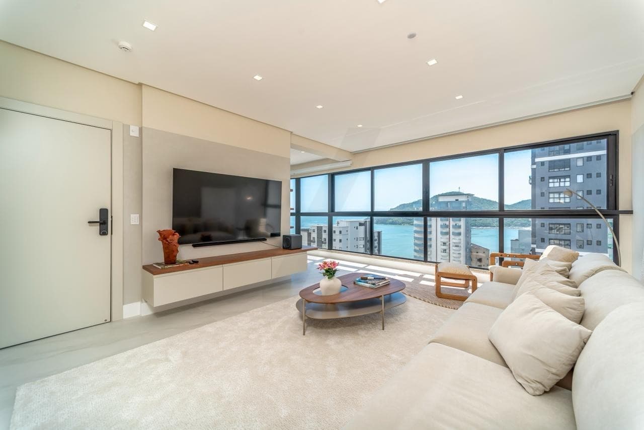Apartamento South Beach na Barra Sul com 4 Suítes e Mobiliado